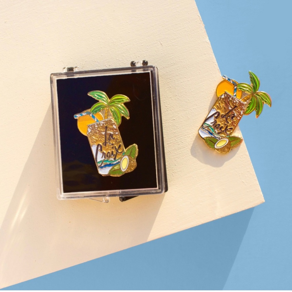 LA CROIX COCONUT PIN PALM NEW IN BOX